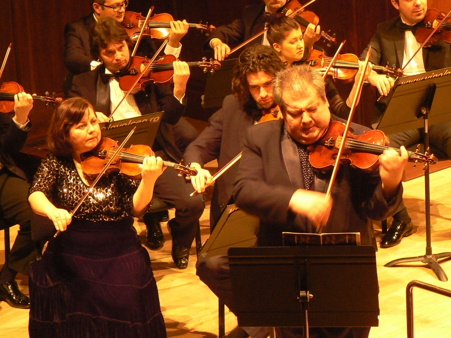 CONCERT VIENEZ, pe scena Teatrului Muzical gălăţean