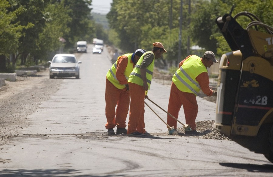 Se refac podurile și drumurile afectate de calamităţi