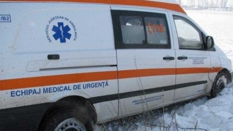 Misiuni la limita imposibilului pentru ambulanţierii gălăţeni. Peste 150 de bolnavi, salvaţi prin viscol