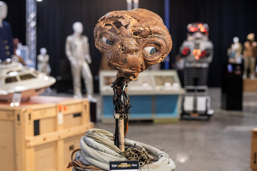 Capul extraterestrului din filmul „E.T.”, scos la licitație