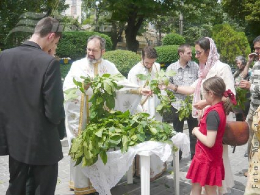 La Rusalii, toate s-au umplut de Duh Sfânt