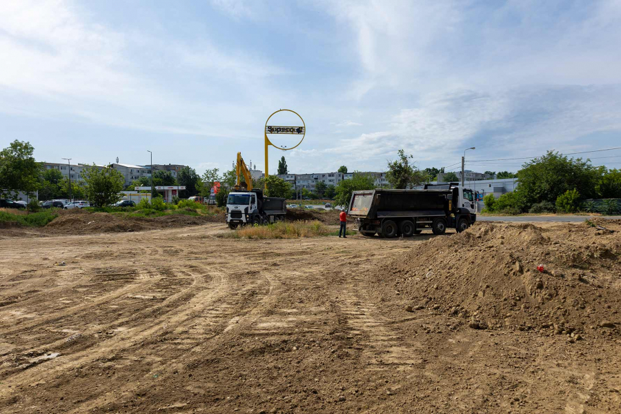 Se lucrează la parcarea supraetajată din Micro 39C