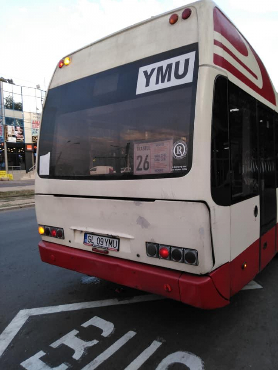 Se întâmplă în Galaţi. Dacă tot n-au aer condiţionat, autobuzele oferă agent termic