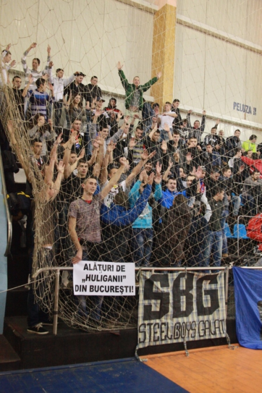 Suporterii gălăţeni: Suntem alături de „huliganii” din Bucureşti