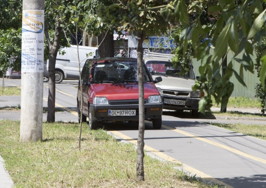 PISTELE pentru BICICLIŞTI sunt doar de formă, într-o INIŢIATIVĂ fără cap şi fără coadă