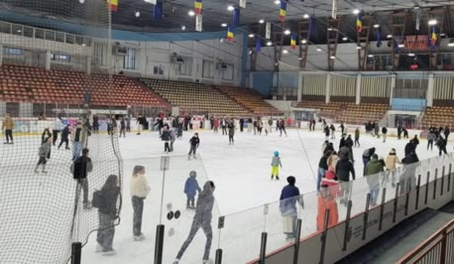 Acces pentru public la patinoar în acest weekend