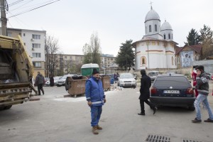 Parcarea din faţa Bisericii Mavramol va fi retrocedată / Poate scăpăm şi de peisajul sinistru