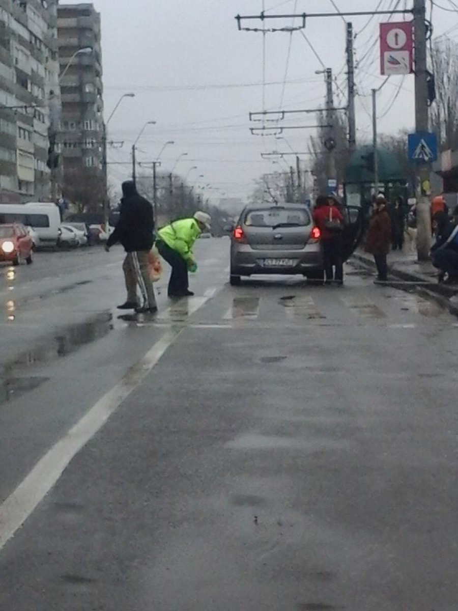 O şoferiţă n-a văzut marcajul/ Septuagenar călcat pe zebră, pe strada Brăilei