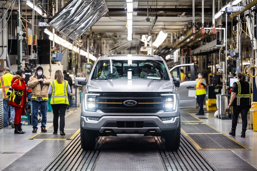 Ford face concedieri, pentru a-și reduce costurile