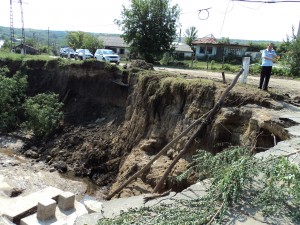 Pagube de zeci de milioane de lei în comunele afectate de ploi