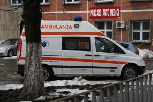 Un copil a fost SALVAT din ger de un echipaj de urgenţă. A ajuns la spital cu DEGERĂTURI
