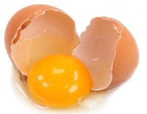 Fermele avicole din Galaţi, în pierdere din cauza importurilor de ouă din Polonia