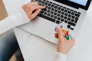 Credit online fără blocaje - pașii care scurtează cererea și &icirc;nt&acirc;rzierile
