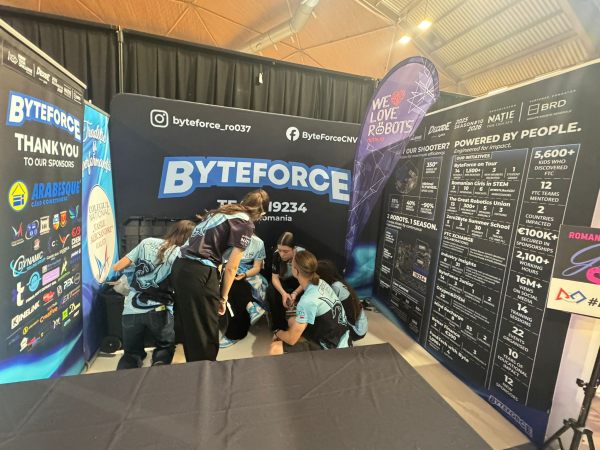 Premiul „Inspire Award” pentru echipa gălățeană ByteForce, în Olanda, la Campionatul European Premier Event