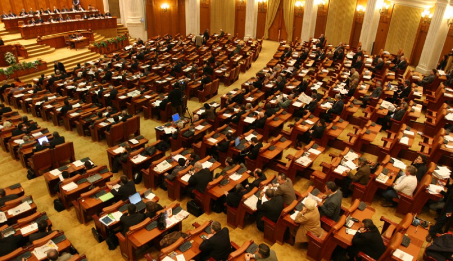 Deputaţii nu vor avea activitate la Parlament între 29 aprilie şi 7 mai
