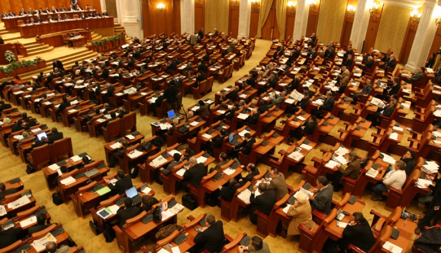 Deputaţii nu vor avea activitate la Parlament între 29 aprilie şi 7 mai
