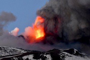 Erupţie a vulcanului Etna