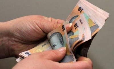 Salariul mediu a scăzut cu 1,4 la sută în luna august