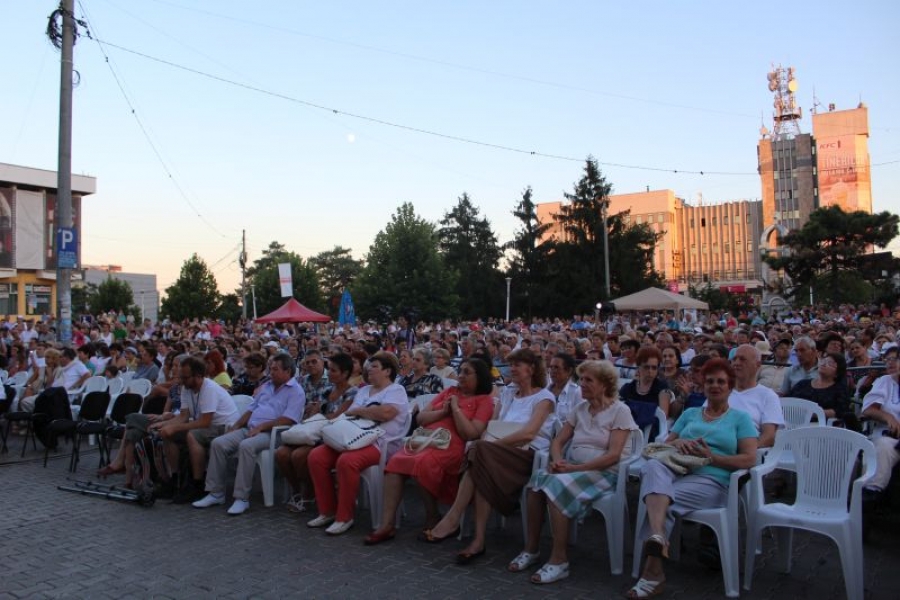 FESTIVALUL ”Doina Covurluiului” a cucerit publicul. TRADIȚIILE din diferite colţuri ale lumii s-au reunit la Galaţi