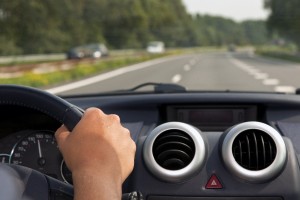 În atenţia ŞOFERILOR: SE SCHIMBĂ din nou Codul Rutier