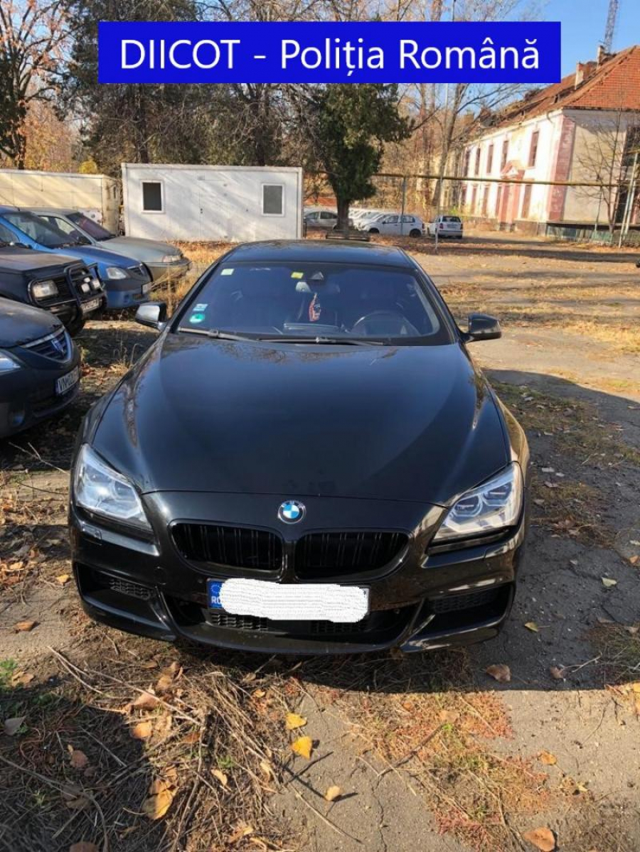 Bani obţinuţi din prostituție, spălați într-un parc de mașini. Proxeneţi reținuți după şase ani de "afaceri"