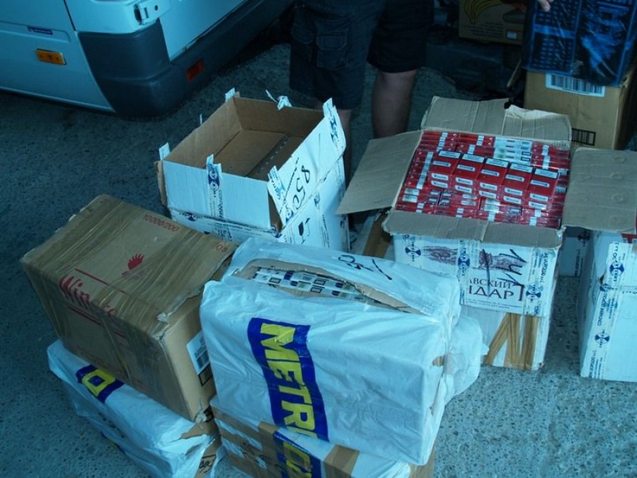 VIDEO / Peste 3.600 de pachete de ţigări au fost confiscate de vameşii gălăţeni