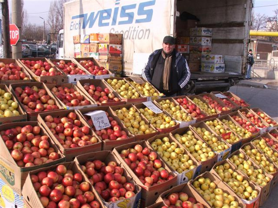 Ce se va întâmpla cu micii comercianţi moldoveni, daţi afară din piaţă?