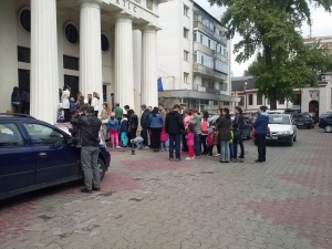 Succes de casă la Teatrul &quot;Gulliver&quot;: Coadă la bilete, la &quot;Mica sirenă&quot;