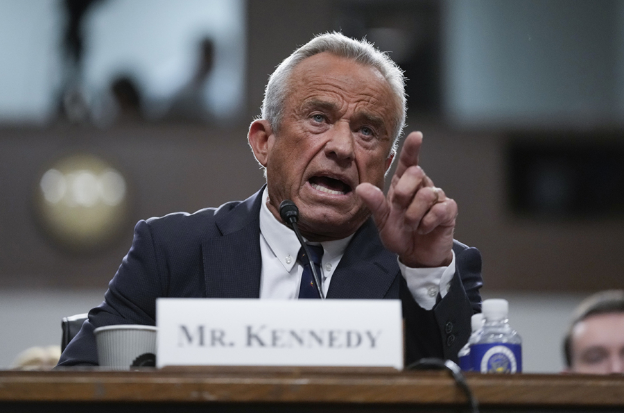 Medici americani cer demiterea lui Robert F. Kennedy Jr.