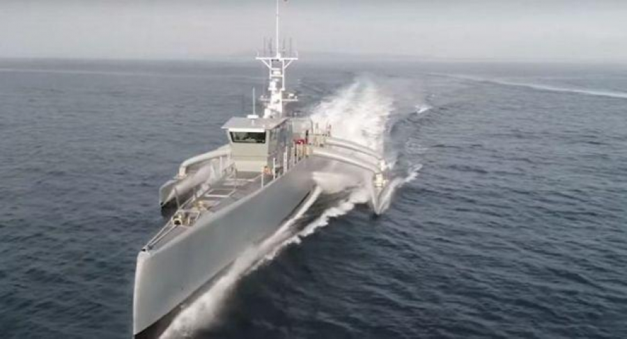 Nava-dronă care poate sta mult pe mare fără echipaj