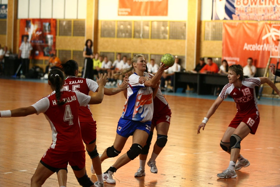 Handbalistele de la Oţelul, lidere în campionat: 25-22 cu HC Zalău