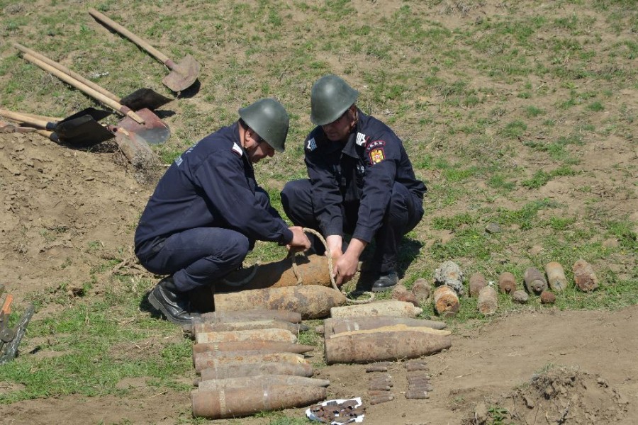 Zeci de proiectile distruse de ISU Galaţi. Muniţia a fost descoperită în ultimele două luni