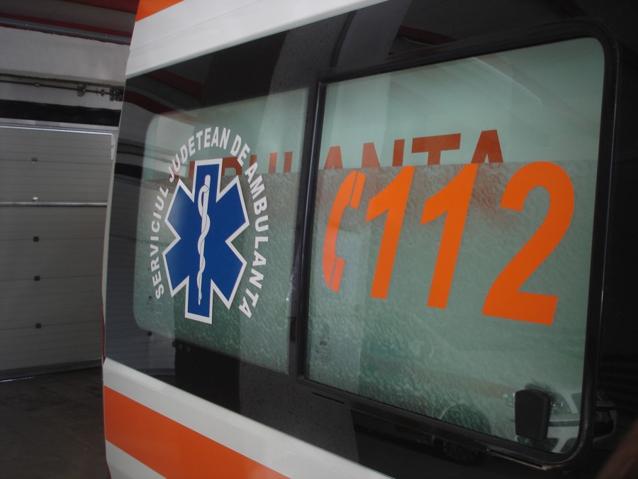 Copil dus cu ambulanţa la Bucureşti, după o ACCIDENTARE în sala de sport 