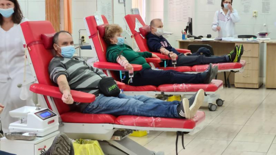 1.700 de gălățeni donatori de sânge așteaptă tichetele de masă