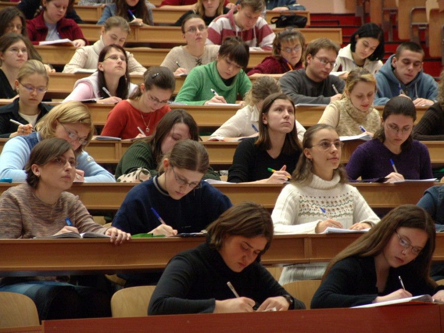 CURSURI de dezvoltare personală pentru studenţi, la Facultatea de Economie şi Administrarea Afacerilor