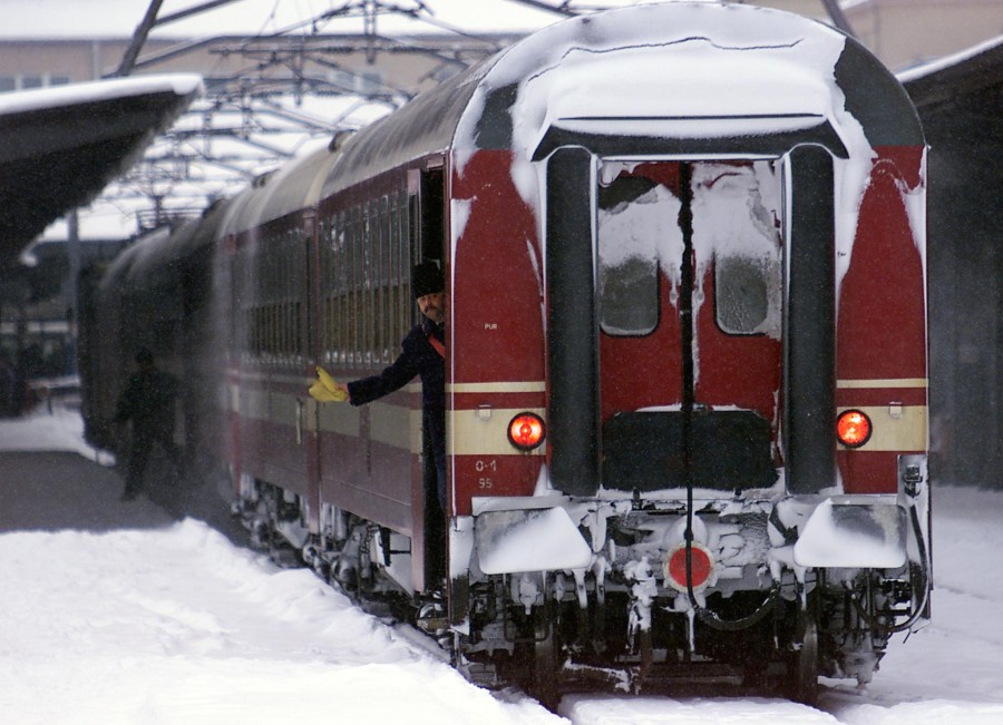 Circulaţia TRENURILOR a fost RELUATĂ. CFR reintră în GRAFIC