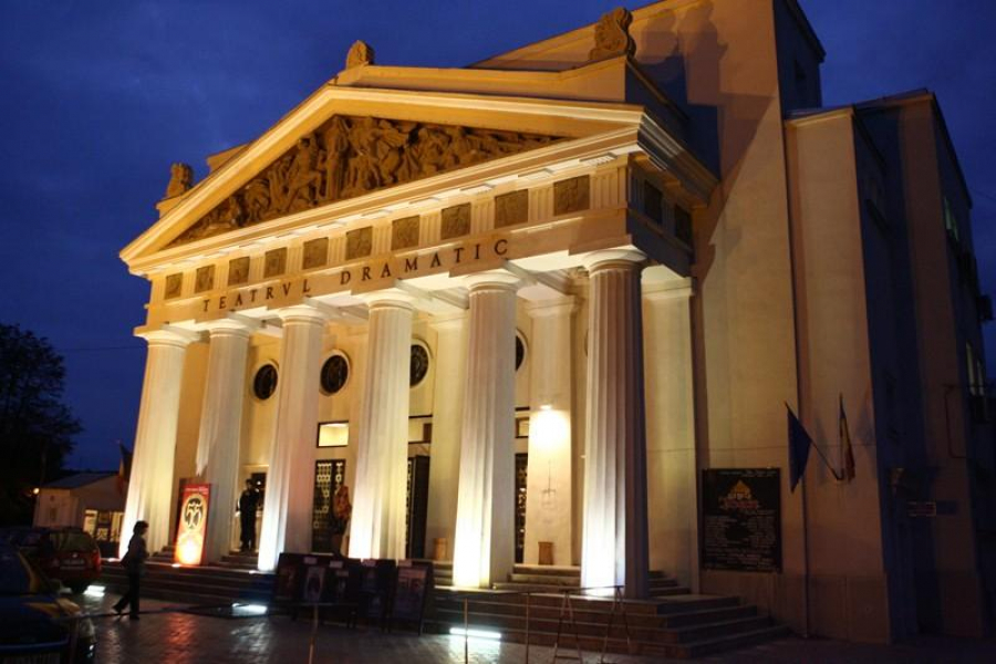 De azi, cumperi bilete la teatru şi de acasă