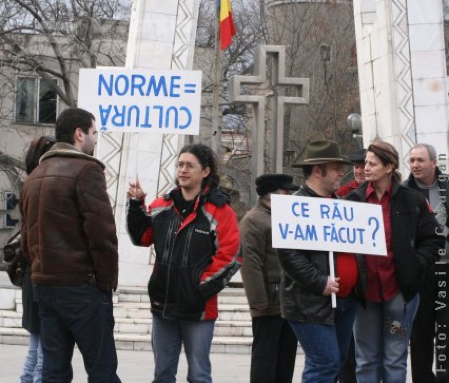 Spectacol absurd cu salariile artiştilor