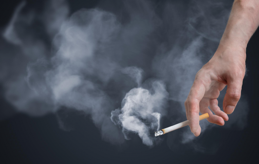 Ministerul Sănătăţii nu recomandă interzicerea reclamelor la țigări