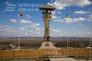Sat european fără apă, canalizare şi bani