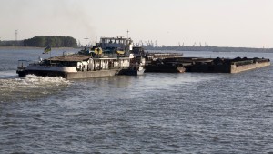 Navigaţia pe Dunăre - Porturile gălăţene, pe „valul” transporturilor