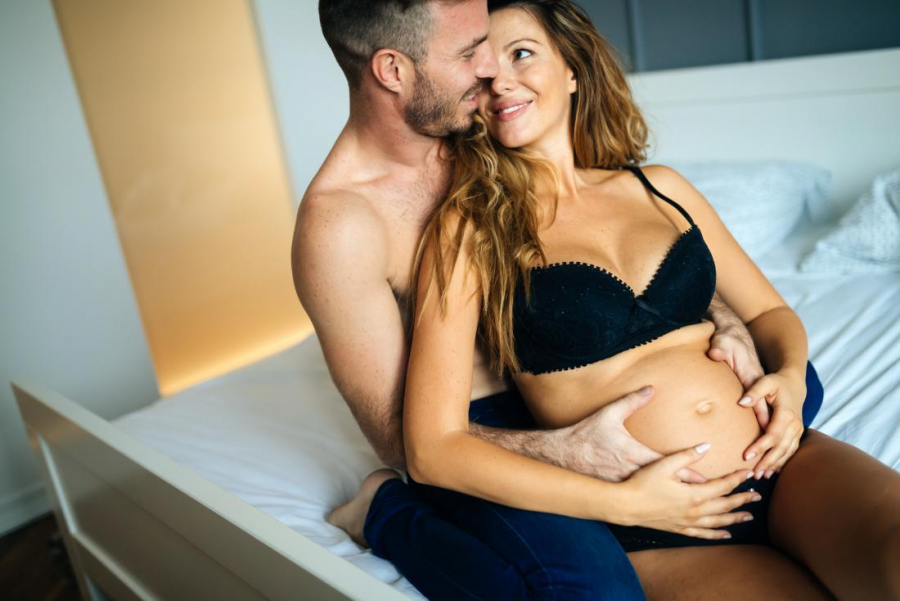 Cinci poziţii sexuale recomandate în timpul sarcinii