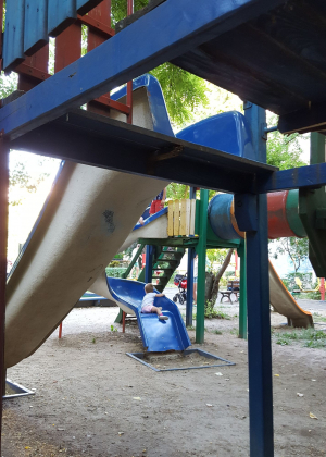 Tobogan PERICULOS pentru copii, într-un cartier din Galați