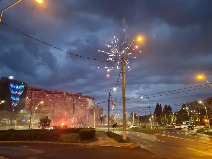 Spectacol de artificii la intersecția de la Ultimul Leu
