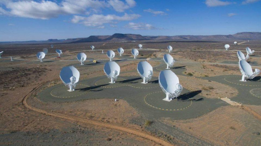 MeerKAT, cel mai mare şi mai puternic radiotelescop din lume