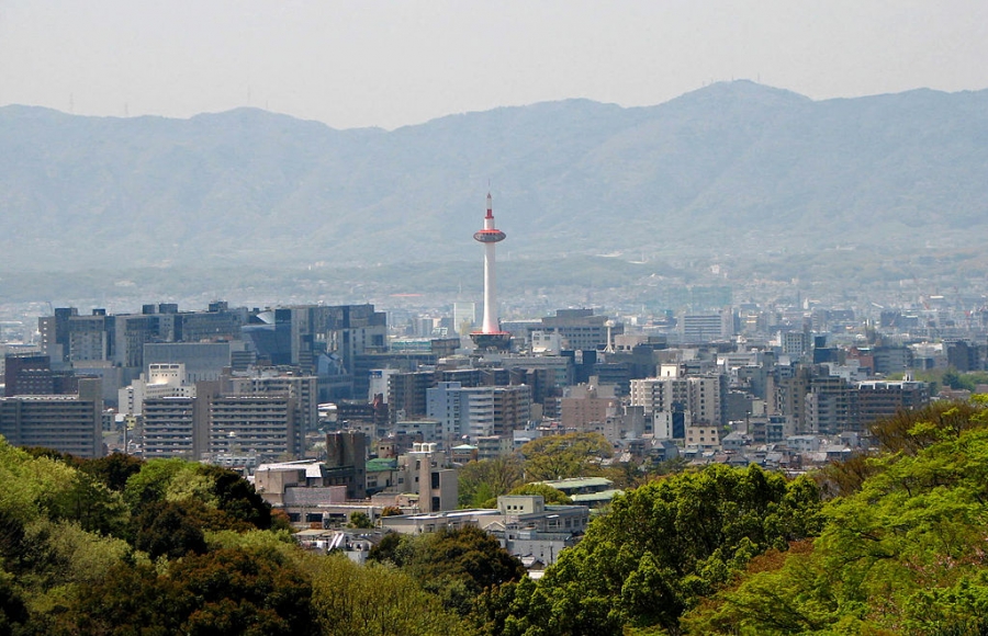 Kyoto, oraşul tradiţiilor. Pavilionul de Aur şi Pavilionul de Argint