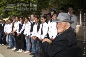 Un veac de război şi pace