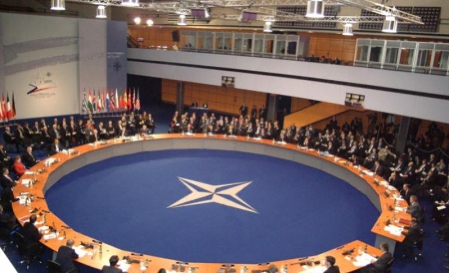 Scutul antirachetă, criticat de Franţa, Rusia şi Ucraina la AP NATO de la Bucureşti