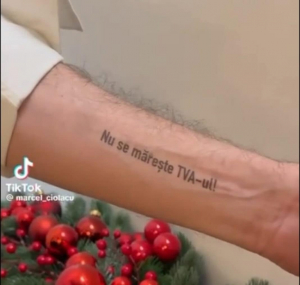 Mâna tatuată care nu spune o poveste nu primește pomană