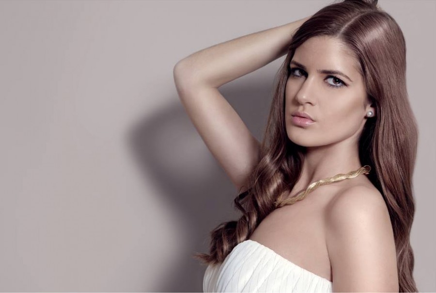 De la bacalaureat, la concurs de frumuseţe: Gălăţeanca Sînziana Sîrghi, în finala Miss World România 2013